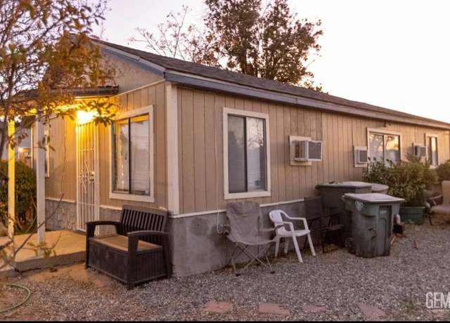 Property at 408 Powell Ln, Bakersfield, CA 93307, 2 beds, 1 bath