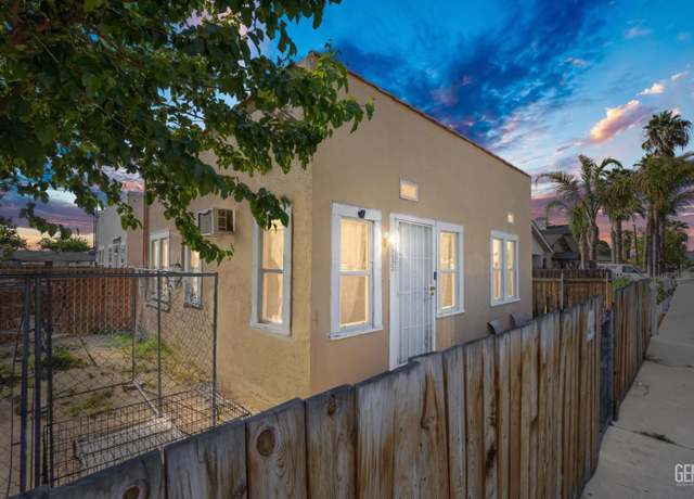 Property at 911 P St, Bakersfield, CA 93304, 2 beds, 1 bath