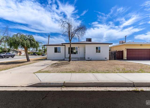 Property at 302 C St, Wasco, CA 93280, 3 beds, 2 baths