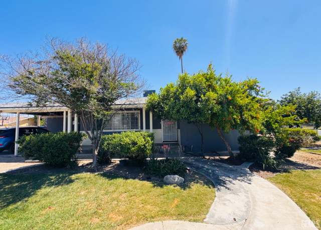 Property at 152 10th Ave, Delano, CA 93215, 2 beds, 1 bath