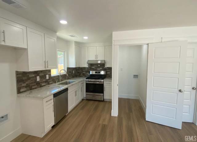 Property at 351 Adams St, Wasco, CA 93280, 4 beds, 3 baths