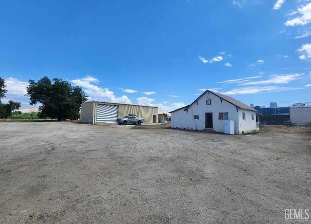 Property at 292 S Plano St, Porterville, CA 93257, 3 beds, 1 bath