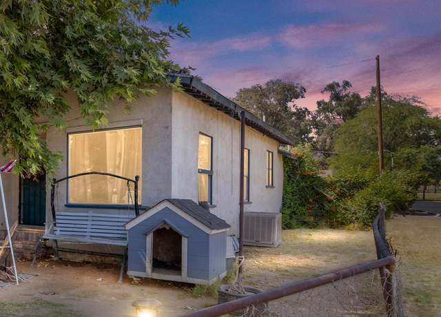 Property at 222 Hughes Ave, Bakersfield, CA 93308, 2 beds, 1 bath