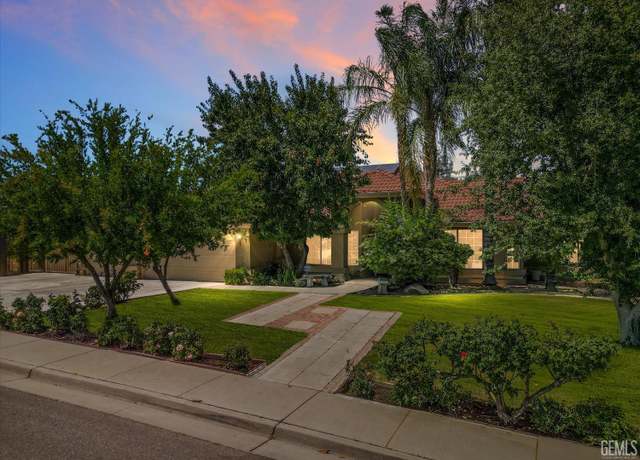 Property at 7310 Clifftop Way, Bakersfield, CA 93306, 3 beds, 2 baths