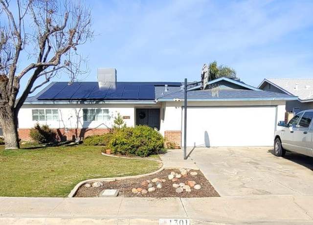 Property at 1301 5th Pl, Delano, CA 93215, 3 beds, 2 baths
