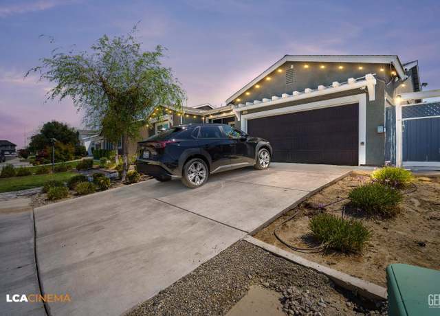 Property at 5913 Hawthorn Tree Ln, Bakersfield, CA 93313, 3 beds, 2 baths