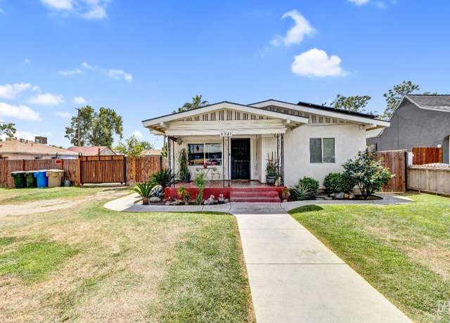 Property at 1321 4th St, Bakersfield, CA 93304, 3 beds, 2 baths