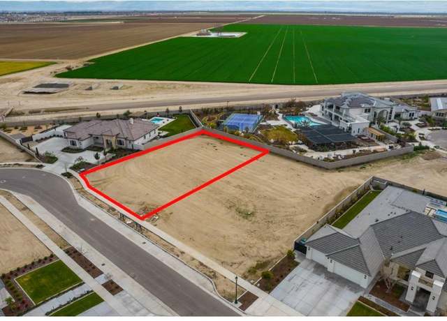 Property at 2401 Highgate Greens Dr, Bakersfield, CA 93311