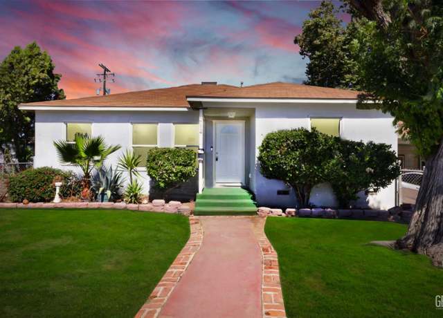 Property at 2114 Carrere St, Bakersfield, CA 93305, 3 beds, 2 baths