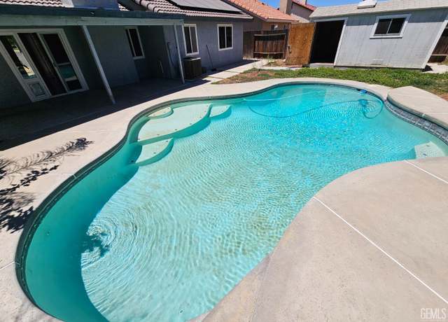 Property at 5400 Sugar Pine Dr, Bakersfield, CA 93313, 3 beds, 2 baths