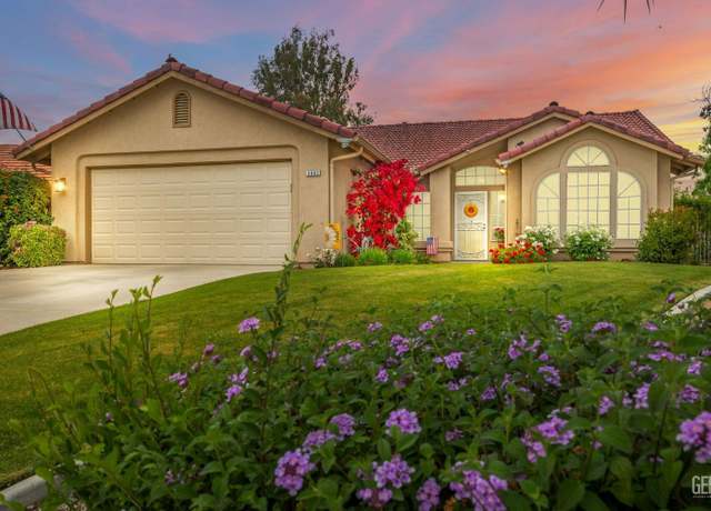 Property at 5902 Westlake Dr, Bakersfield, CA 93308, 4 beds, 2 baths