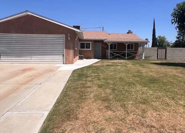 Property at 4924 Centaur St, Bakersfield, CA 93304, 3 beds, 2 baths