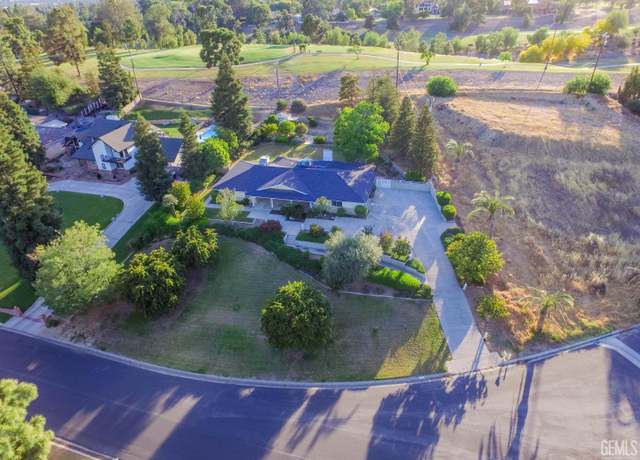 Property at 4116 Flintridge Dr, Bakersfield, CA 93306, 3 beds, 2.5 baths