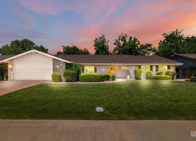 Property at 2513 Elm St, Bakersfield, CA 93301, 3 beds, 3 baths
