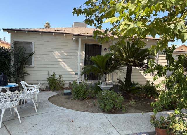 Property at 1326 Eureka St, Bakersfield, CA 93305, 2 beds, 1 bath