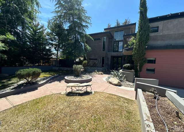 Property at 2513 W Moffitt Way, Bakersfield, CA 93309, 4 beds, 4 baths