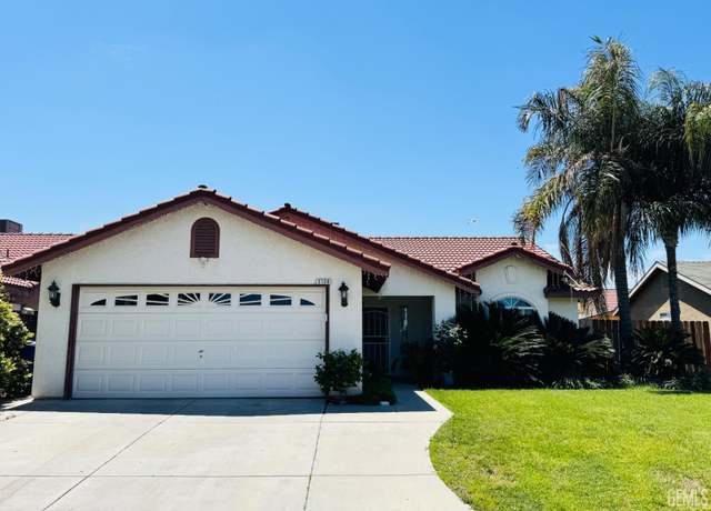 Property at 2120 Lamplight Ln, Delano, CA 93215, 4 beds, 2 baths