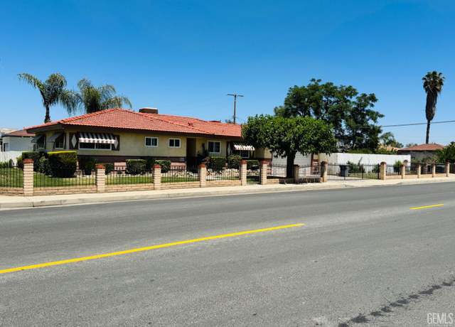Property at 303 10th Ave, Delano, CA 93215, 3 beds, 2 baths
