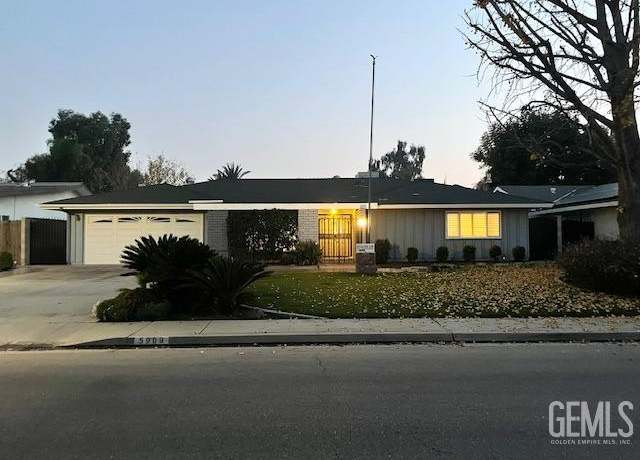 Property at 5909 Desert Hills Ave, Bakersfield, CA 93309, 3 beds, 3 baths