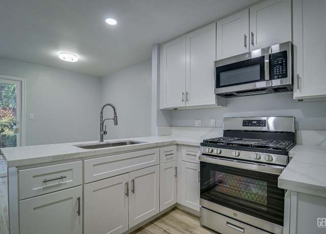 Property at 6005 Almendra Ave Unit B, Bakersfield, CA 93309, 2 beds, 1 bath