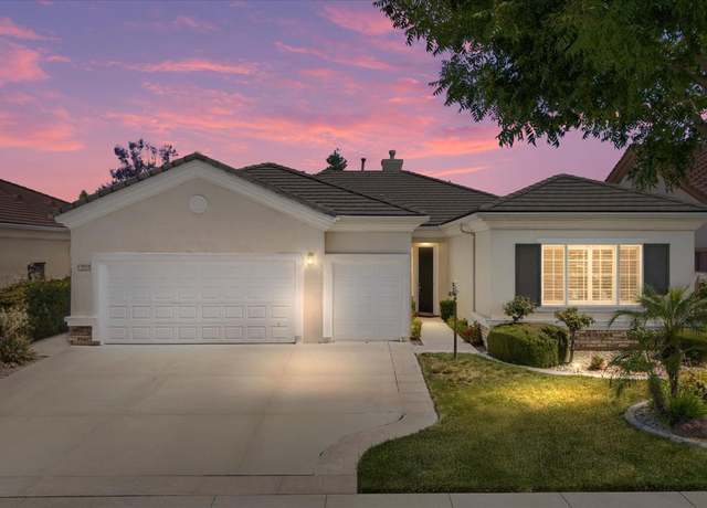 Property at 13802 Blossom Ridge Dr, Bakersfield, CA 93306, 2 beds, 2.5 baths