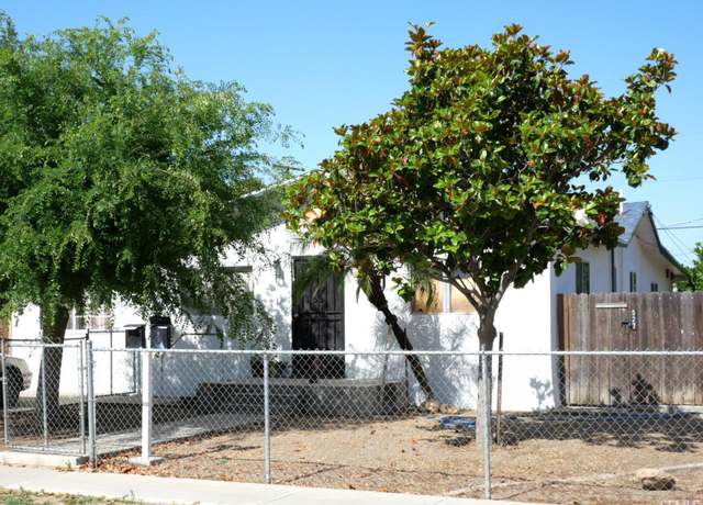 Property at 527 Jefferson St, Delano, CA 93215, 4 beds, 2 baths
