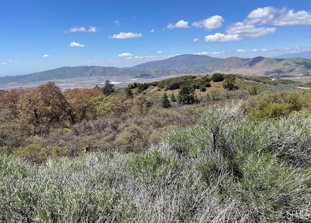 Property at 17601 Matterhorn Dr, Tehachapi, CA 93561