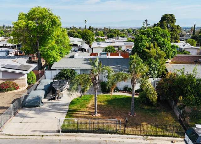 Property at 925 Radcliffe Ave, Bakersfield, CA 93305, 3 beds, 2 baths