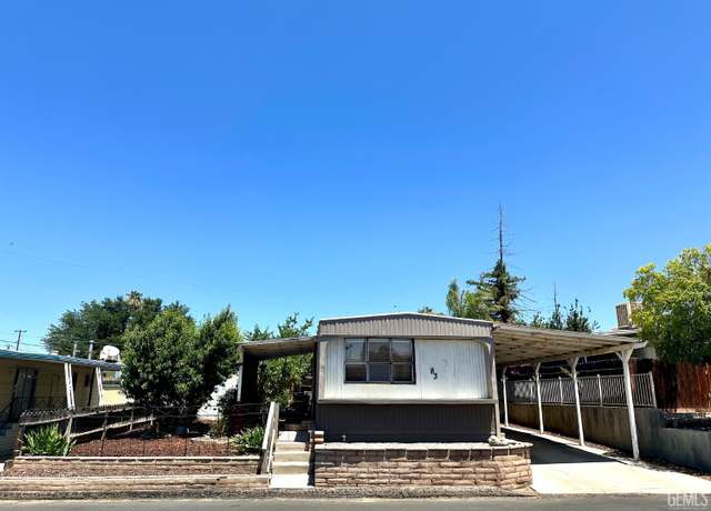 Property at 83 Eagle Ln, Bakersfield, CA 93308, 2 beds, 2 baths