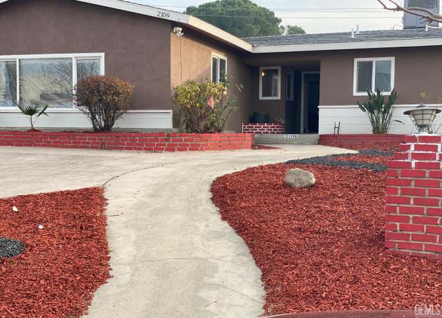 Property at 2109 University Ave, Bakersfield, CA 93305, 4 beds, 2 baths