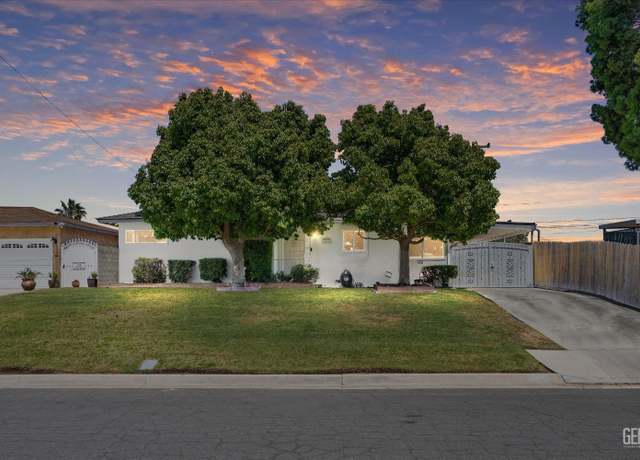 Property at 1200 Kelly St, Bakersfield, CA 93304, 2 beds, 2 baths