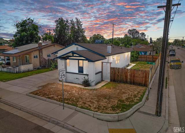 Property at 329 F St, Bakersfield, CA 93304, 2 beds, 2 baths