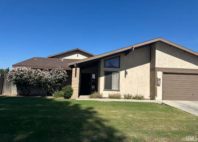 Property at 1040 McDonald Way, Bakersfield, CA 93309, 8 beds, 5 baths