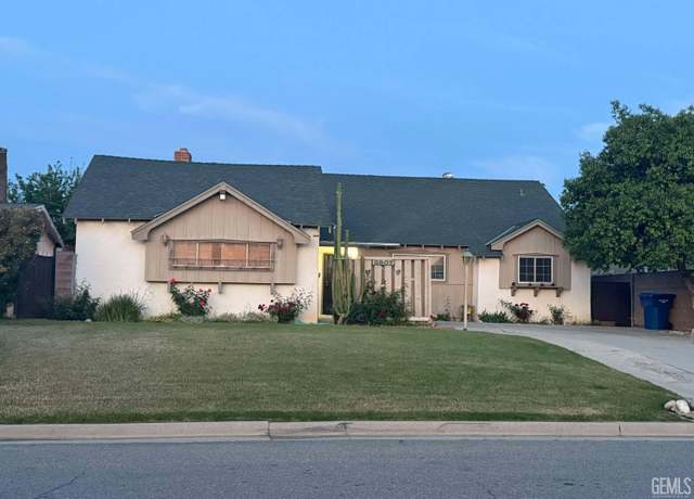Property at 2907 Saratoga St, Bakersfield, CA 93306, 3 beds, 2 baths