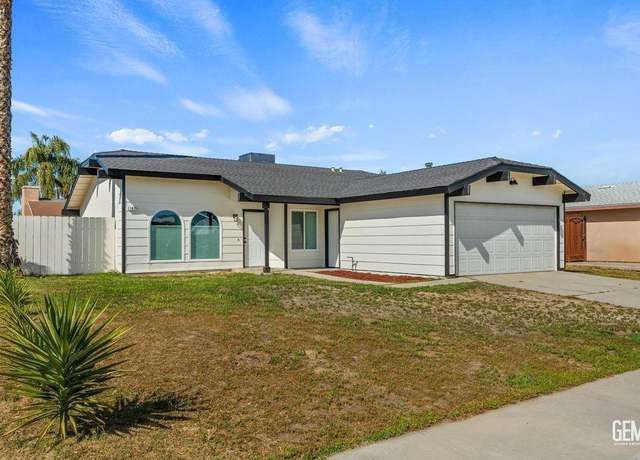 Property at 1911 Sierra Vista Dr, Delano, CA 93215, 3 beds, 2 baths