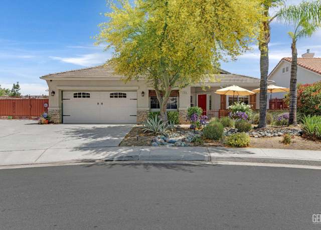 Property at 5510 Edge Water Ct, Bakersfield, CA 93312, 4 beds, 1.75 baths