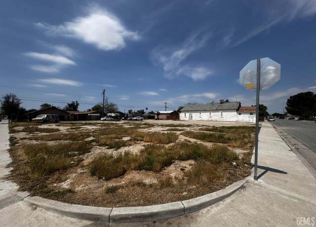Property at 200 Clifton St, Bakersfield, CA 93307