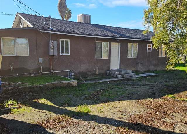 Property at 2131 Berger St, Bakersfield, CA 93305, 3 beds, 1 bath