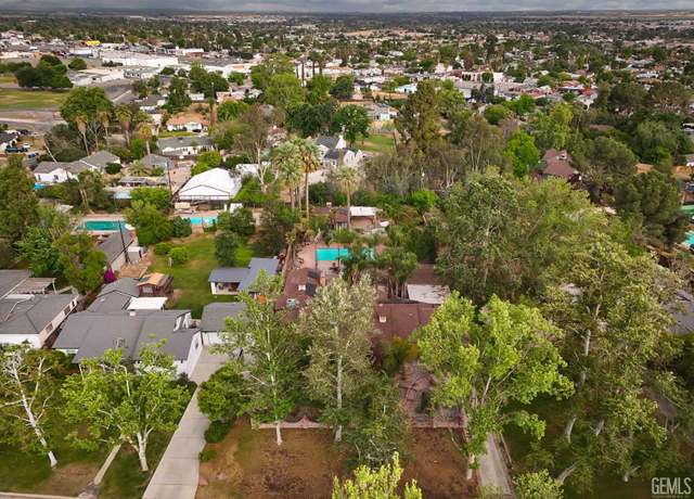 Property at 1615 Camino Primavera, Bakersfield, CA 93306, 4 beds, 3 baths