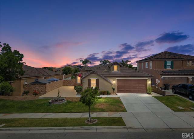 Property at 10002 Riata Ln, Bakersfield, CA 93306, 3 beds, 2.5 baths