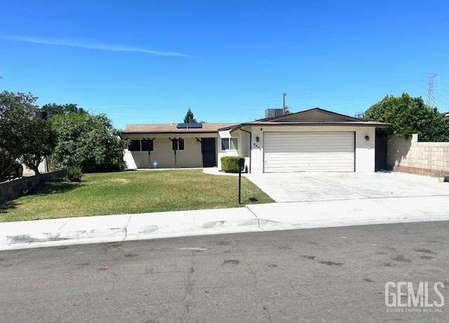 Property at 4871 Birdie, Bakersfield, CA 93308, 3 beds, 2 baths