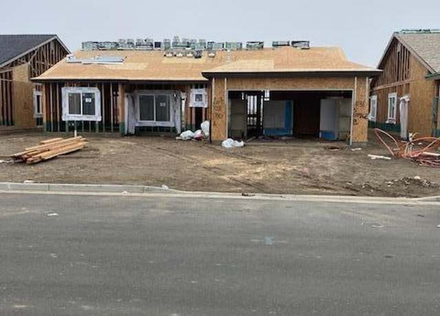Property at 1131 S Cottage Pl, Porterville, CA 93257, 4 beds, 3 baths