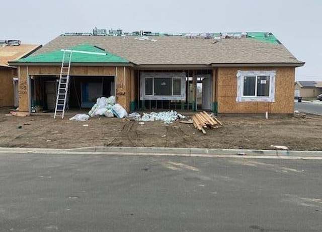 Property at 1121 S Cottage Pl, Porterville, CA 93257, 5 beds, 3 baths