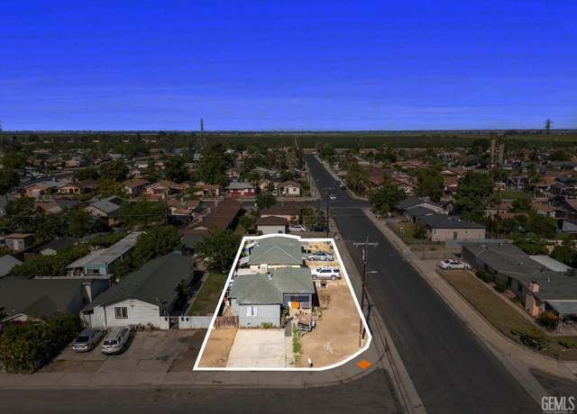 Property at 10900 Santa Clara St, Lamont, CA 93241, 5 beds, 3 baths