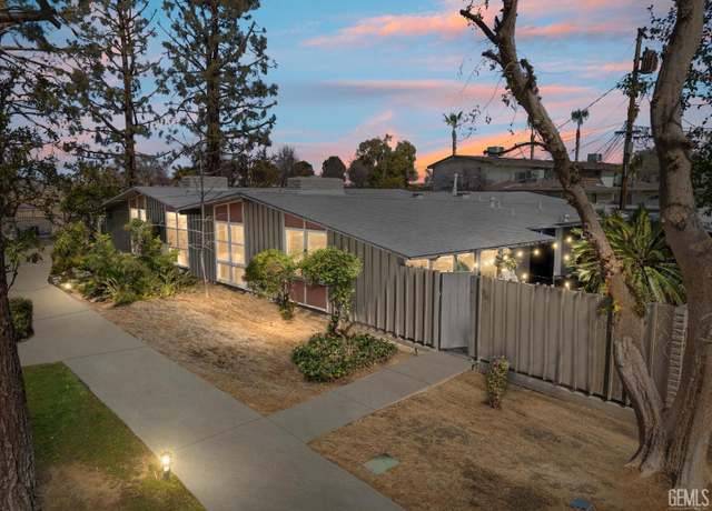 Property at 941 Panorama Dr, Bakersfield, CA 93305, 2 beds, 2 baths