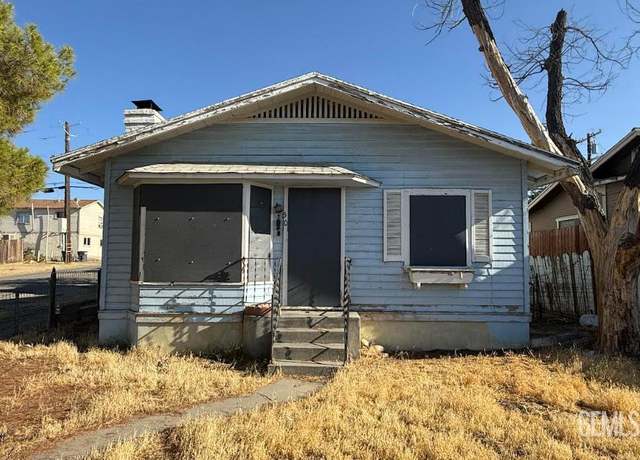 Property at 301 A St, Taft, CA 93268, 5 beds, 2 baths