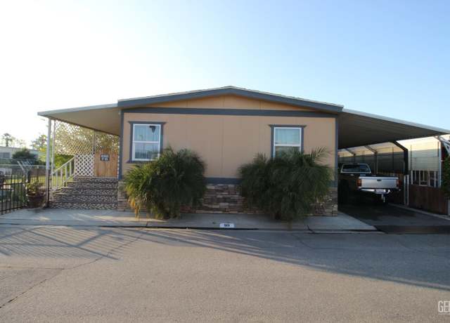 Property at 4401 Hughes Ln #55, Bakersfield, CA 93304, 4 beds, 2 baths
