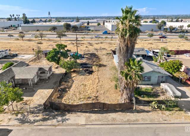Property at 1900 Padre St, Bakersfield, CA 93307