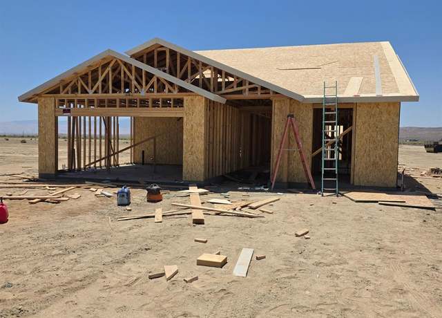 Property at 28103 Palomino Ave, Taft, CA 93268, 4 beds, 2 baths