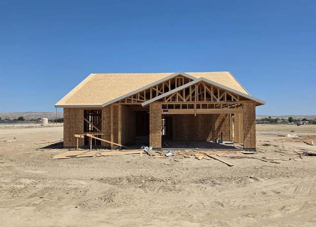 Property at 28102 Valley West Rd, Taft, CA 93268, 4 beds, 2 baths